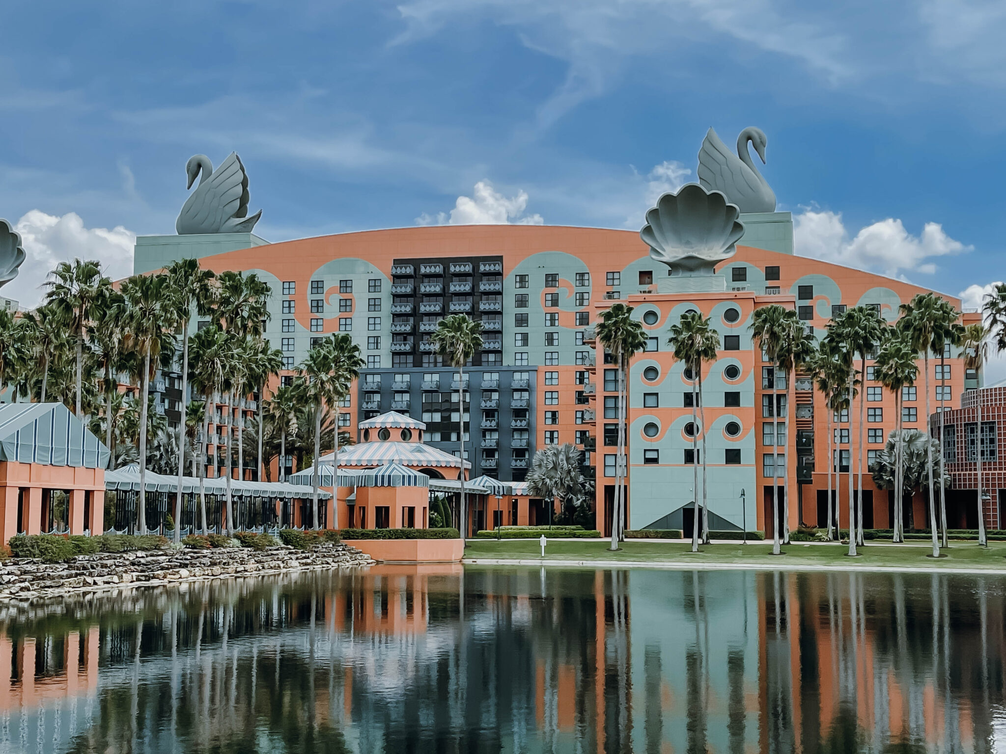 Review of the Walt Disney World Swan Hotel Meet the Barre